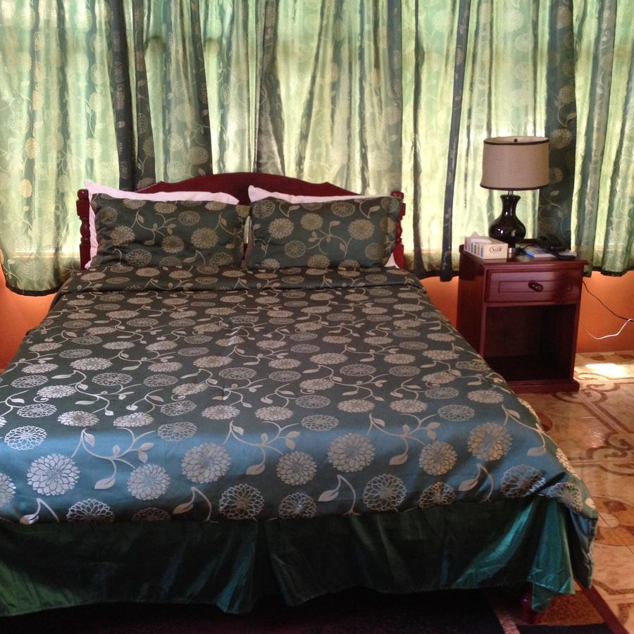 North Bay Inn Sauteurs Экстерьер фото