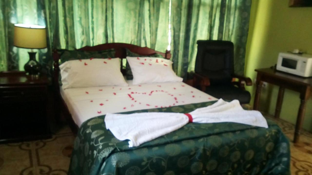 North Bay Inn Sauteurs Экстерьер фото